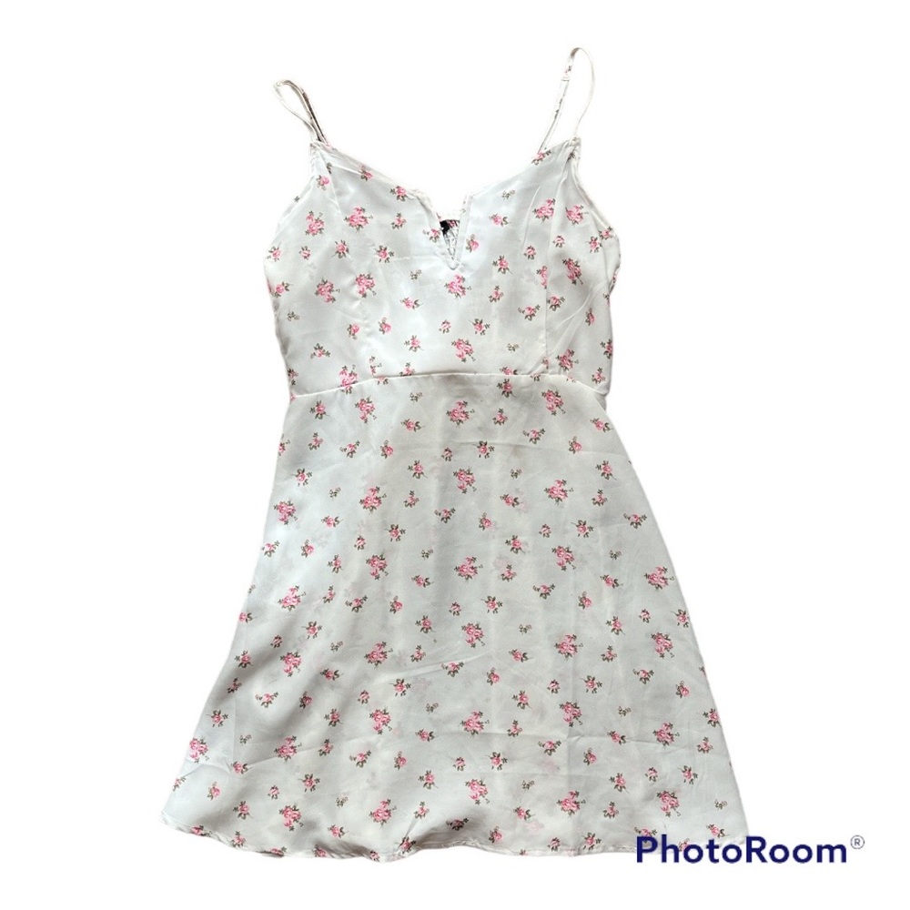Rue21 floral mini dress, size medium perfect for summer